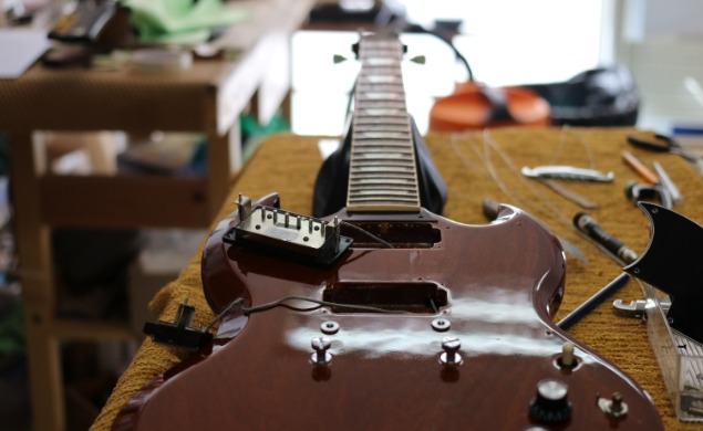 recinto vestido resbalón Expertos en reparación de guitarras eléctricas Luthier